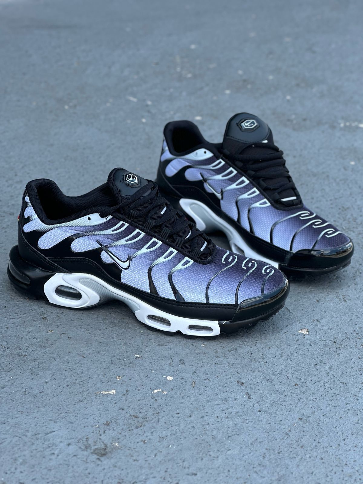 Tenis TN