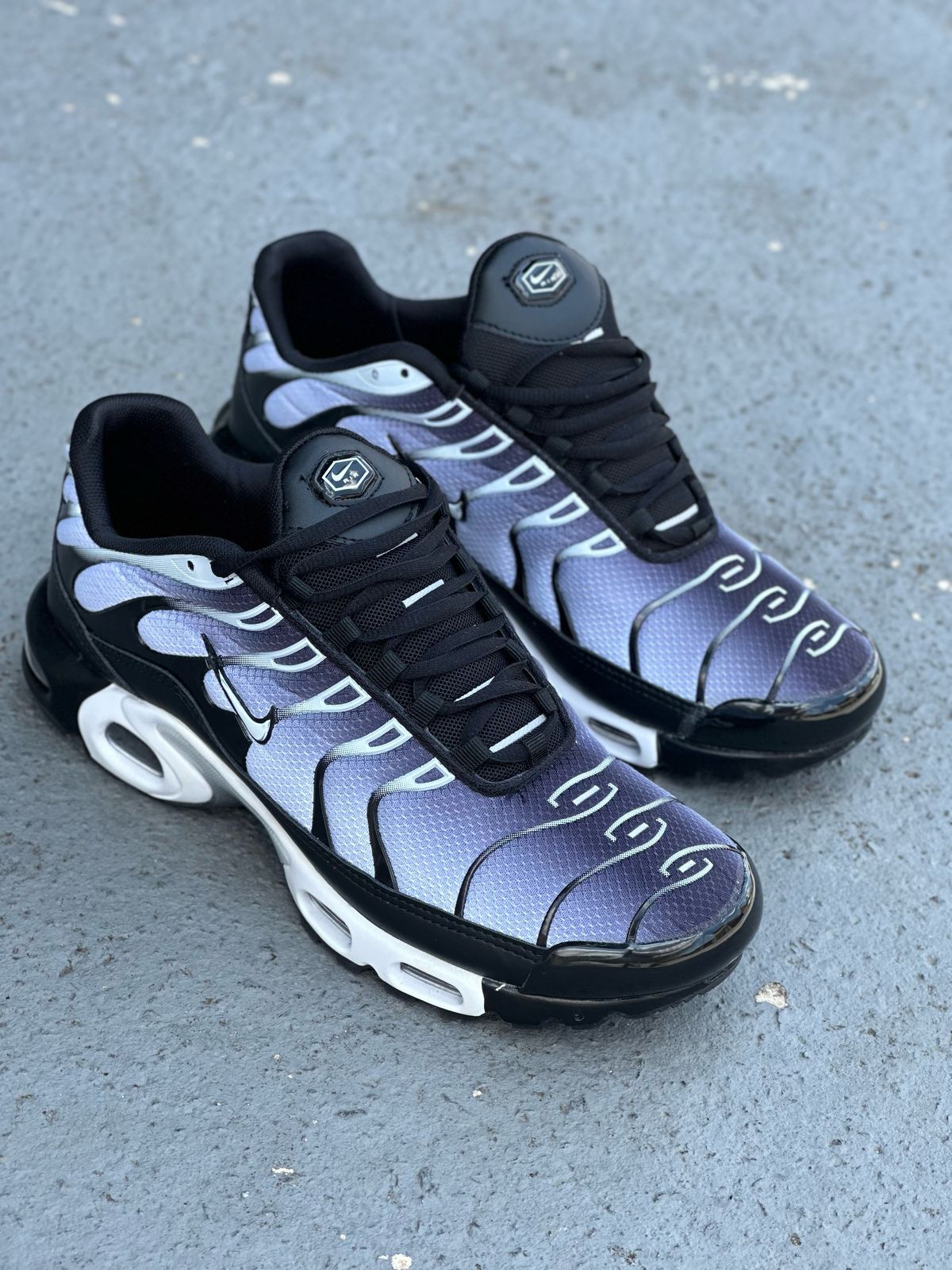 Tenis TN