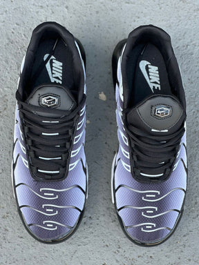 Tenis TN