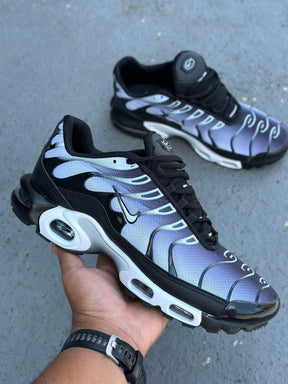 Tenis TN