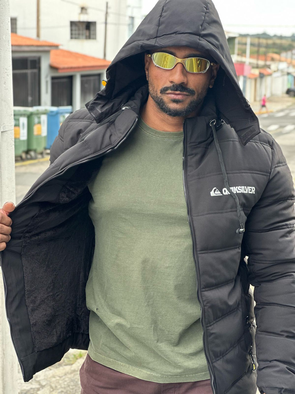 Bobojaco Peluciado Com Fones De Ouvido