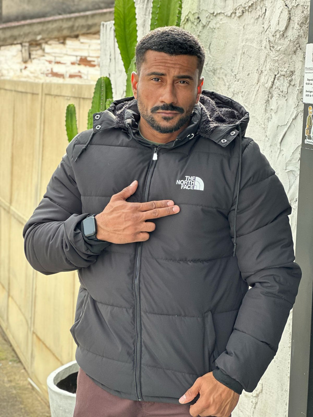 Bobojaco Peluciado Com Fones De Ouvido